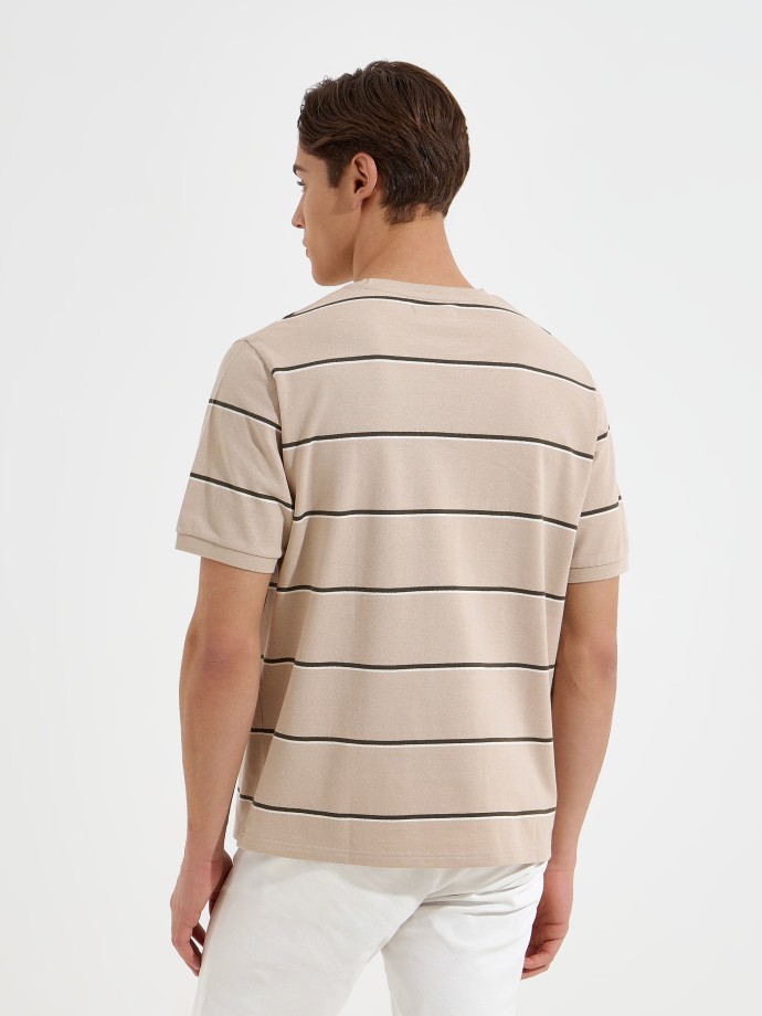 T-shirt �s riscas em algod�o