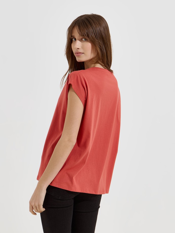 T-shirt com estampado frontal