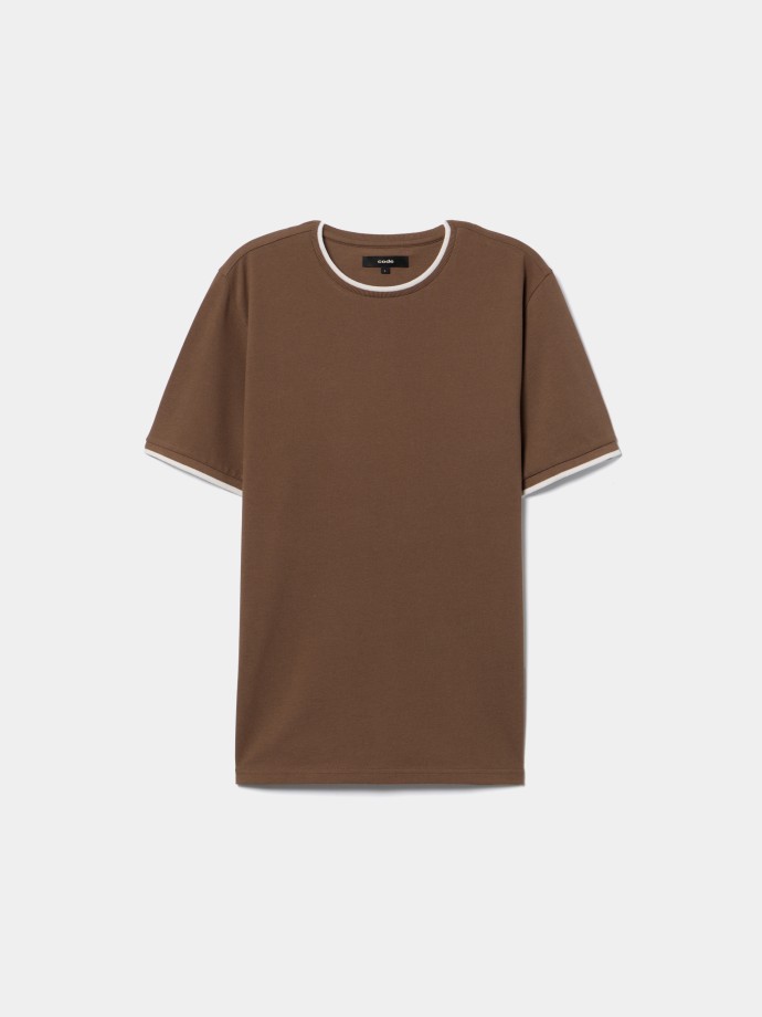 T-shirt b�sica em malha piquet
