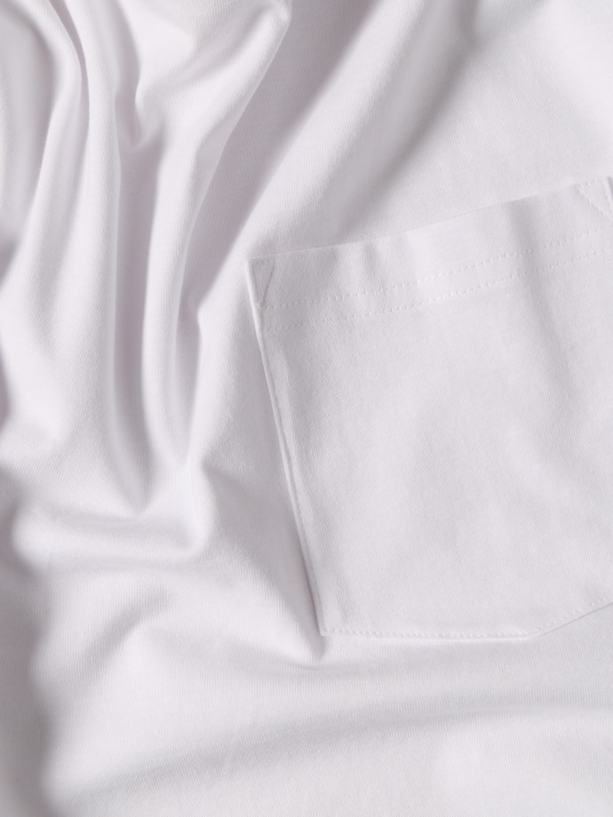T-shirt b�sica com bolso