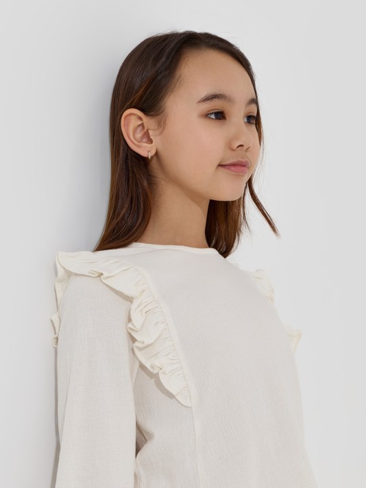 Blusa com folhos nos ombros Blusa com folhos nos ombros