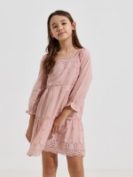 Vestido em bordado ingl�s com folhos
