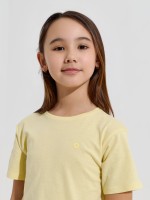 T-shirt com flor estampada T-shirt com flor estampada