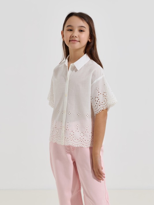 Camisa com bordado inglês Camisa com bordado inglês