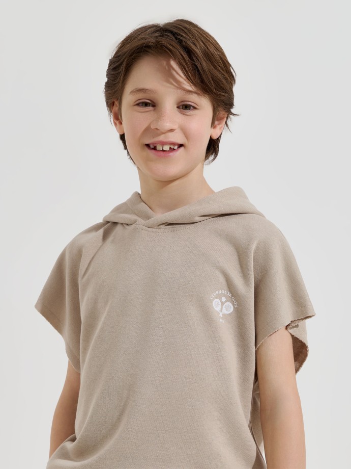 Camisola com capuz e manga curta Camisola com capuz e manga curta