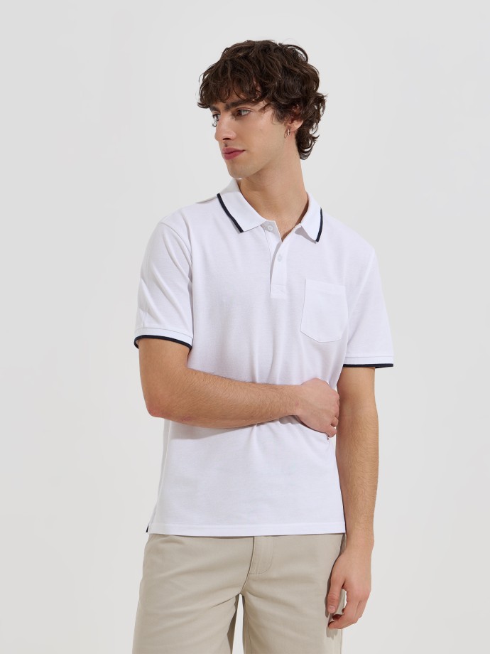 Polo com bolso no peito