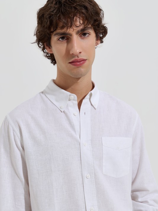 Camisa com linho e bolso frontal Camisa com linho e bolso frontal