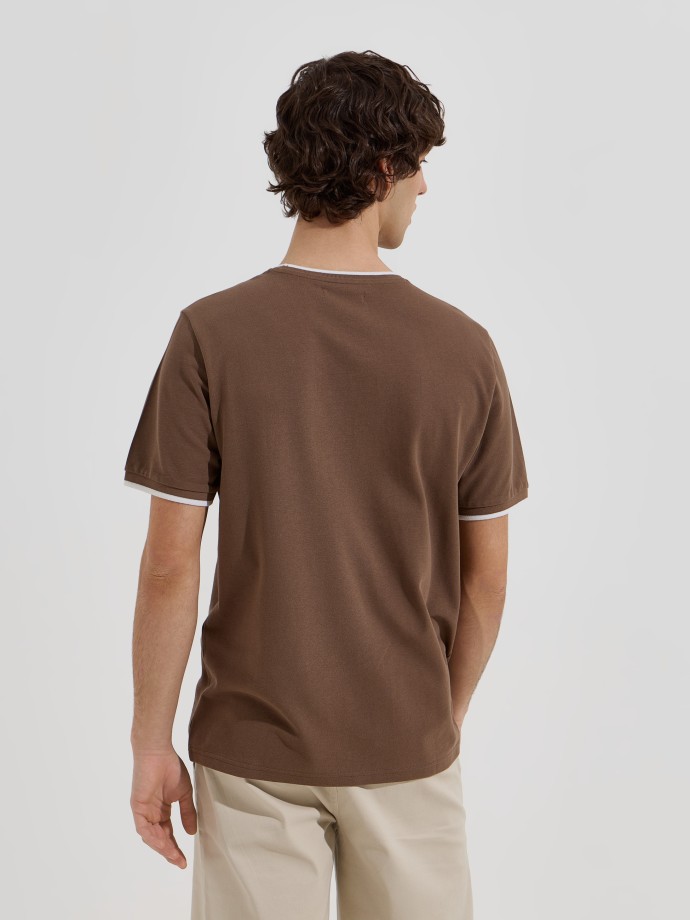 T-shirt b�sica em malha piquet