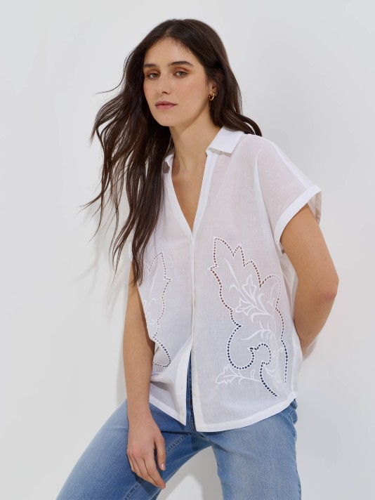 Camisa com bordado