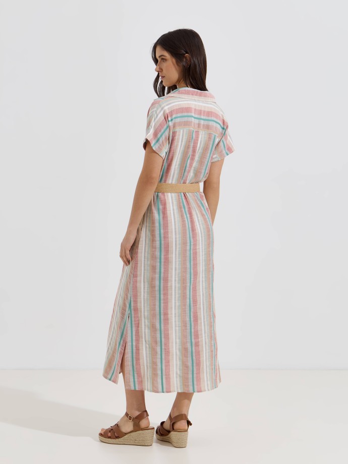 Vestido camiseiro �s riscas com cinto