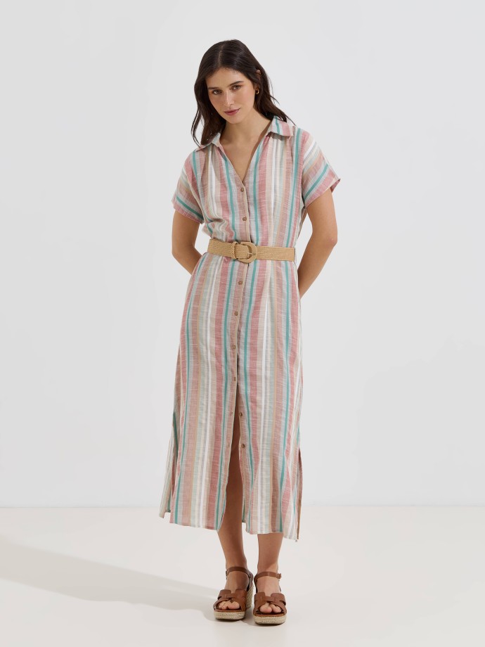 Vestido camiseiro �s riscas com cinto