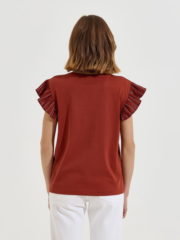 T-shirt com folhos nas mangas