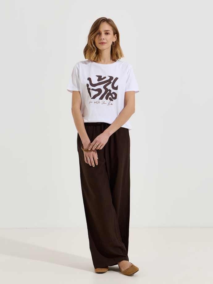 T-shirt com estampado frontal