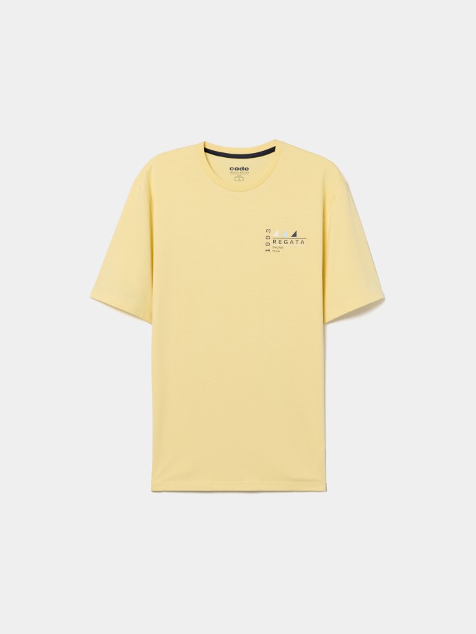T-shirt com estampado no peito T-shirt com estampado no peito