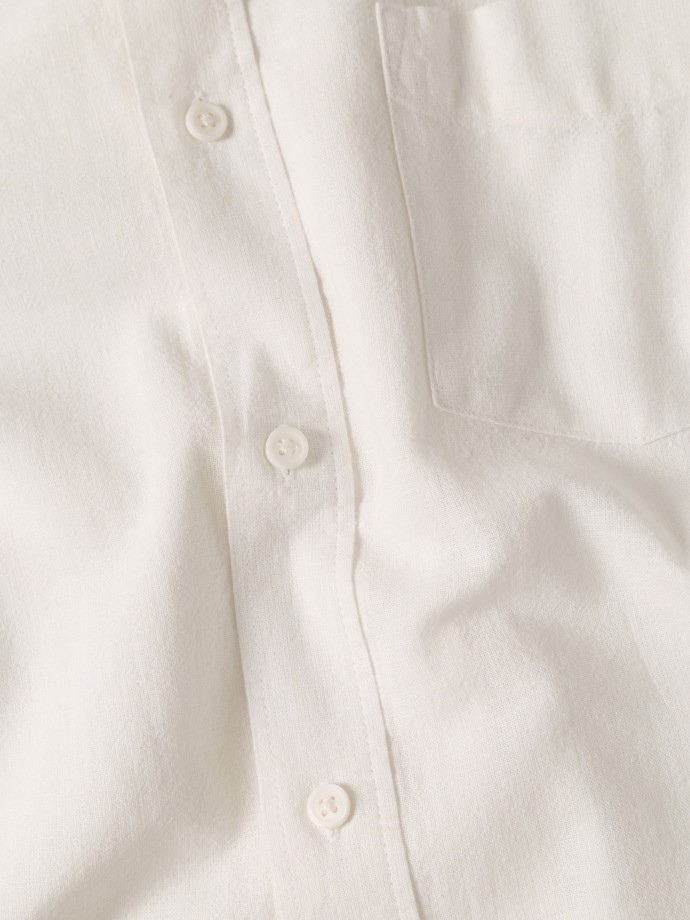 Camisa com linho e bolso frontal