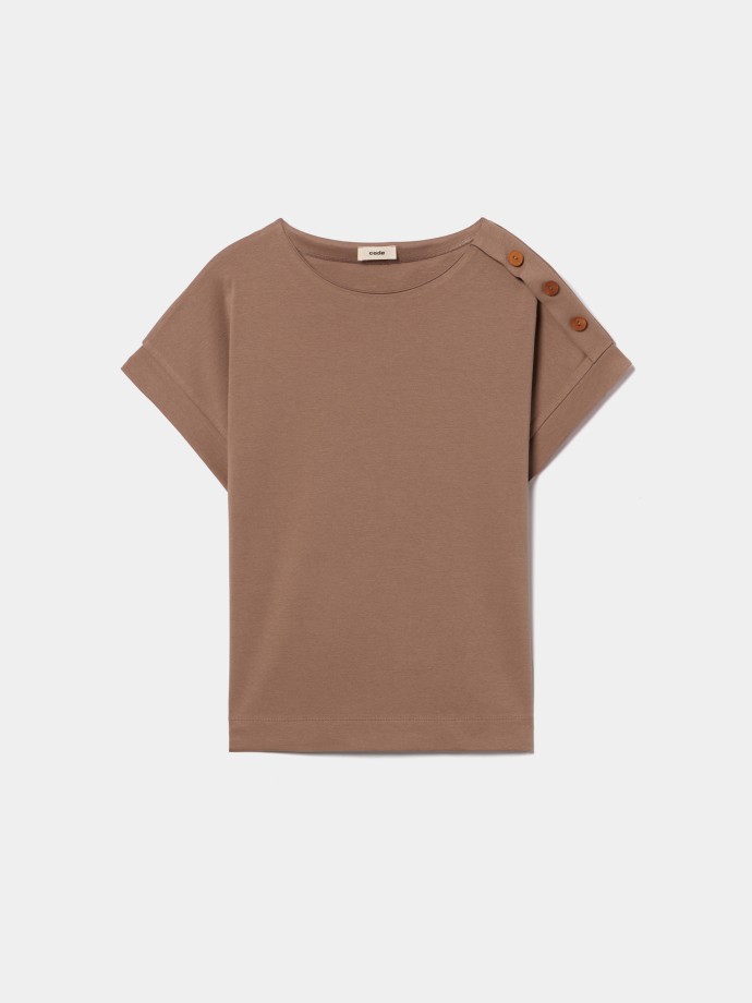 T-shirt com bot�es em felpa