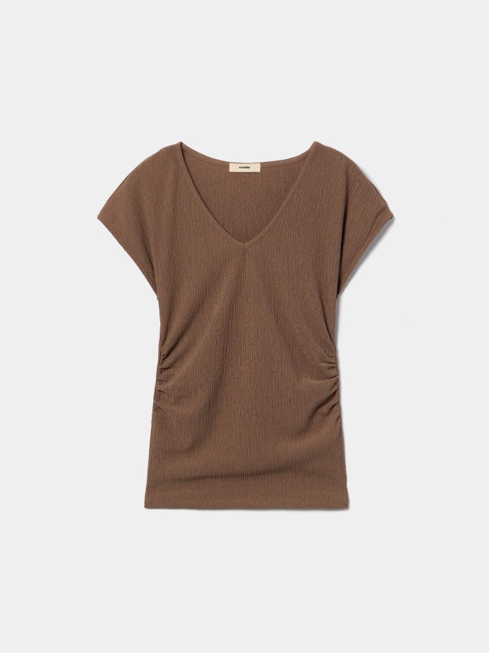 T-shirt com franzidos laterais