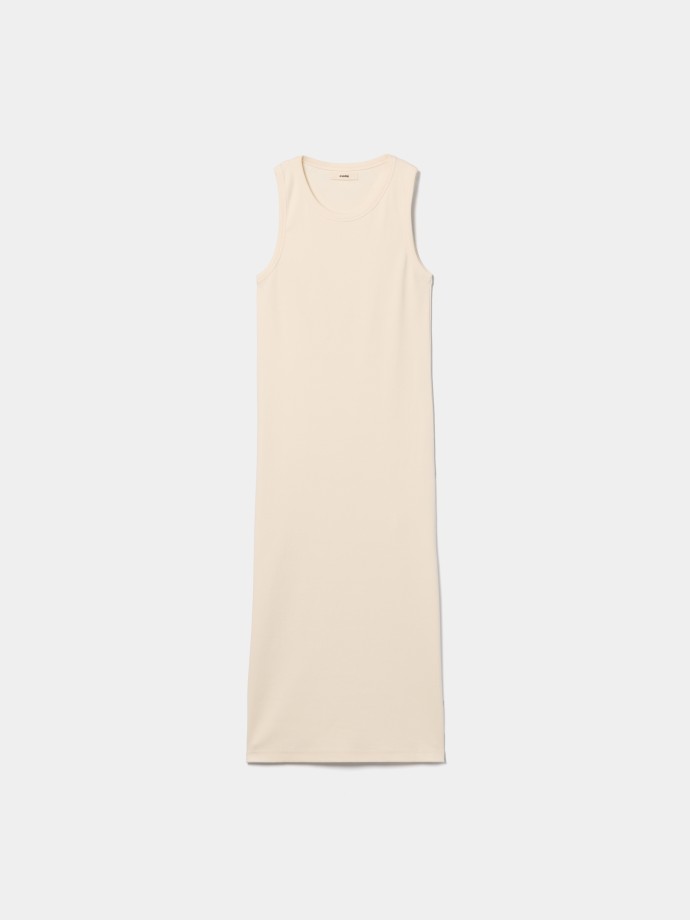 Vestido midi canelado com abertura