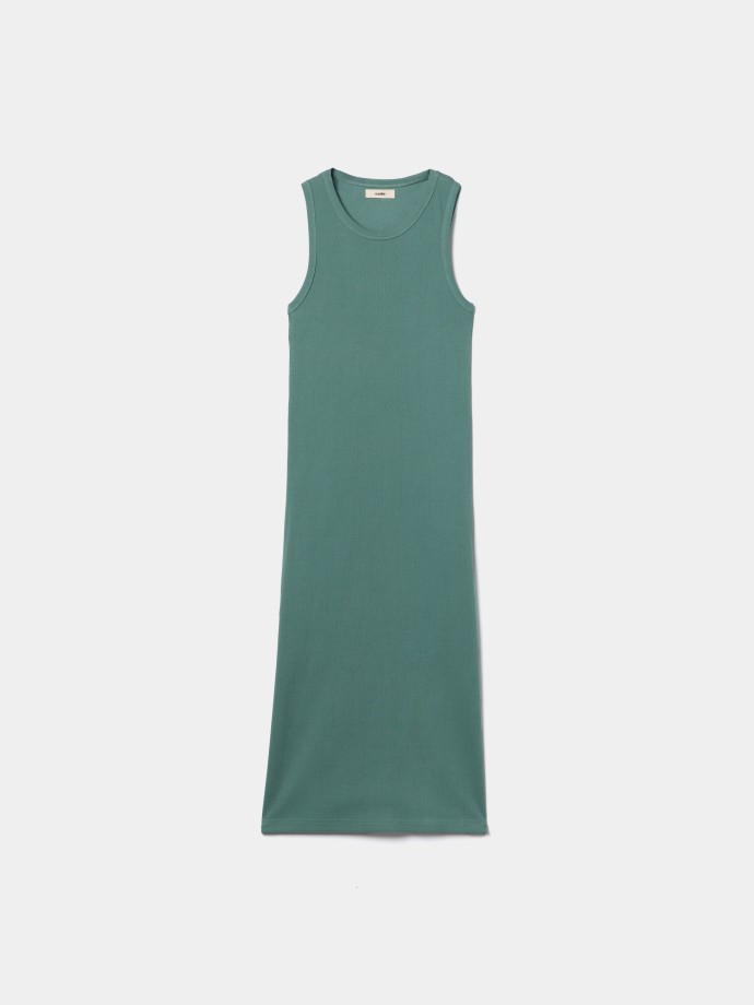 Vestido midi canelado com abertura