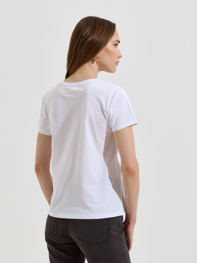T-shirt com pormenor estampado