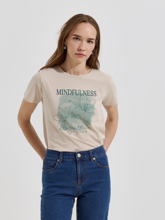 T-shirt com estampado frontal