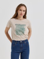 T-shirt com estampado frontal
