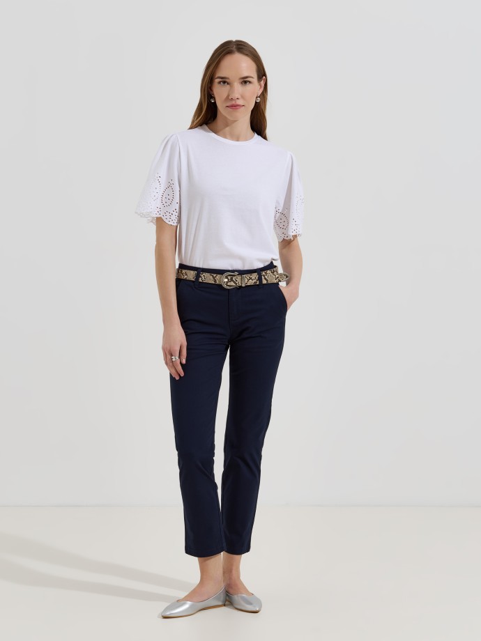 T-shirt com mangas em bordado ingl�s