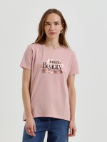 T-shirt com estampado frontal T-shirt com estampado frontal