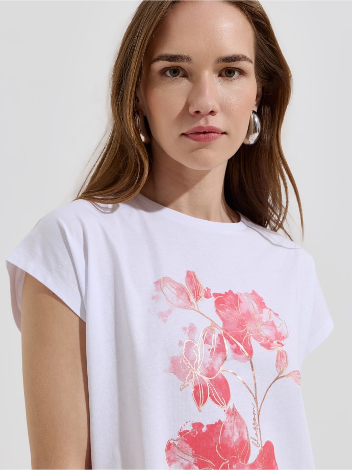 T-shirt com estampado frontal