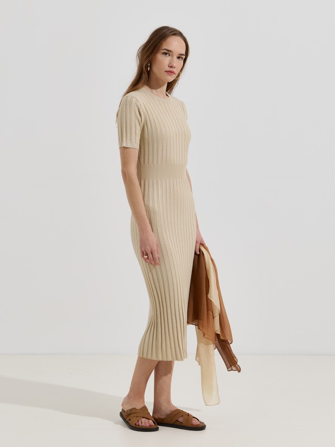 Vestido midi em malha texturada