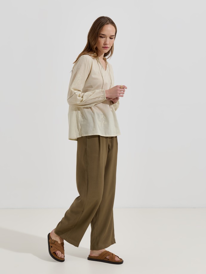 Blusa com bordados