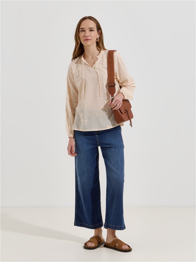 Blusa com bordados