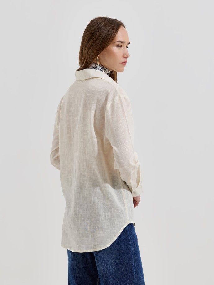 Camisa com bolso no peito