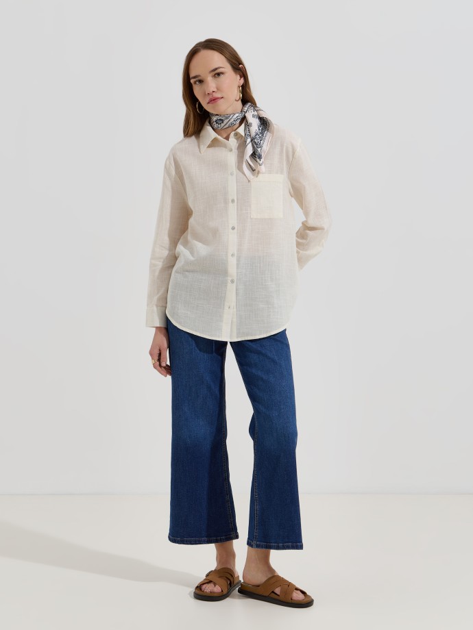 Camisa com bolso no peito