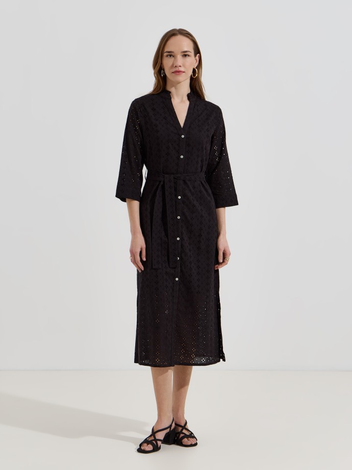 Vestido midi em bordado ingl�s