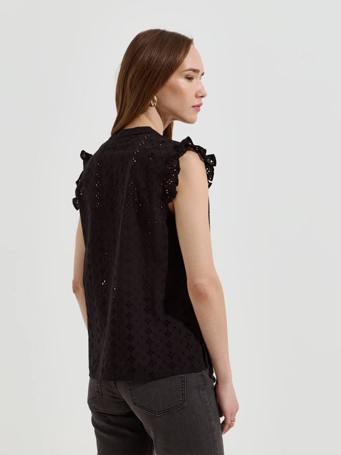 Blusa em bordado ingl�s