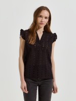 Blusa em bordado ingl�s