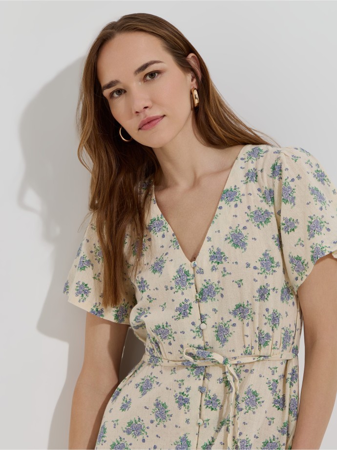 Vestido midi estampado com cinto