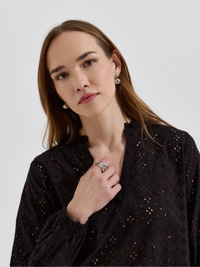 Blusa em bordado ingl�s