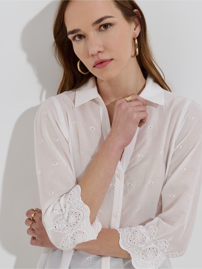 Camisa com bordado ingl�s
