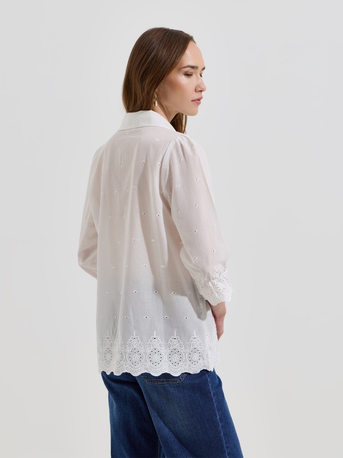 Camisa com bordado ingl�s