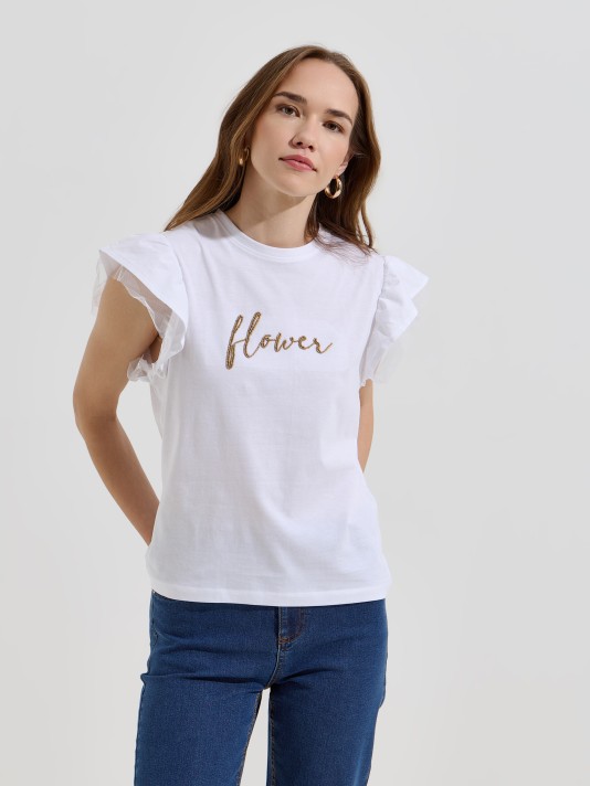 T-shirt com folhos e missangas