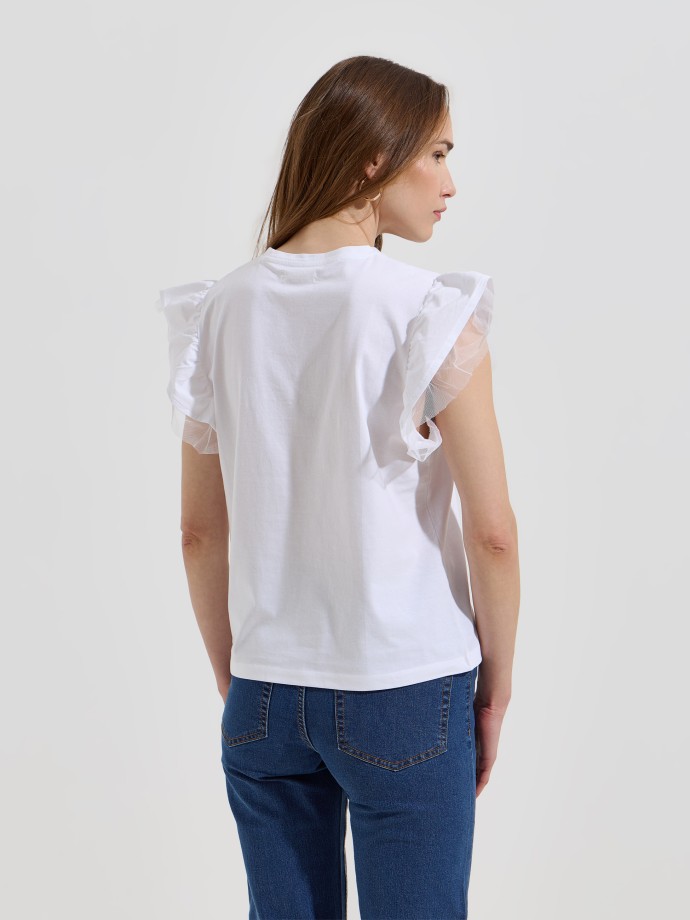 T-shirt com folhos e missangas