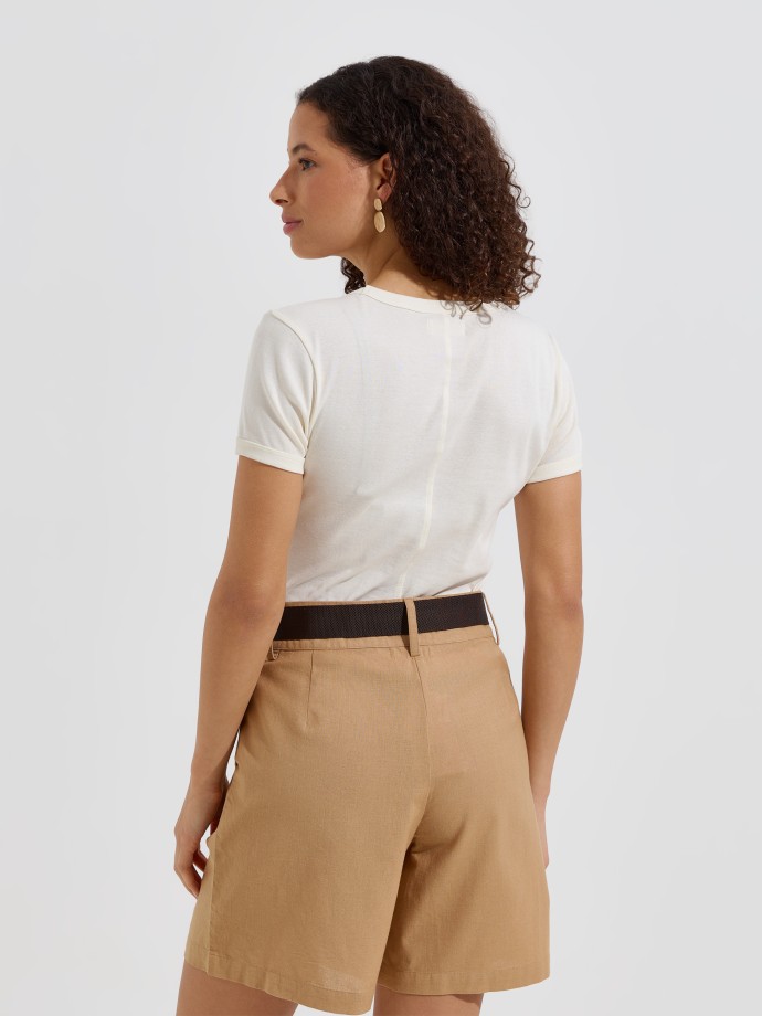 T-shirt b�sica em malha canelada