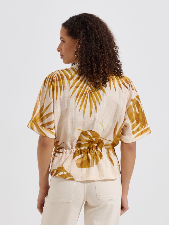 Camisa estampada com cord�o ajust�vel