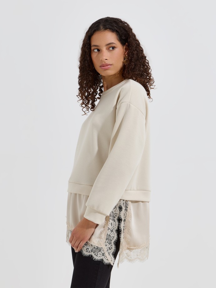 Sweatshirt combinada com renda