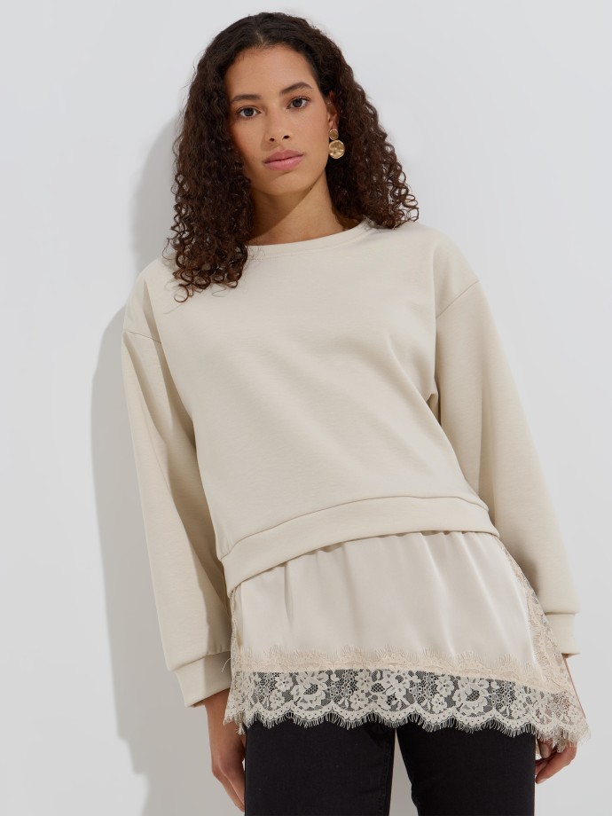 Sweatshirt combinada com renda