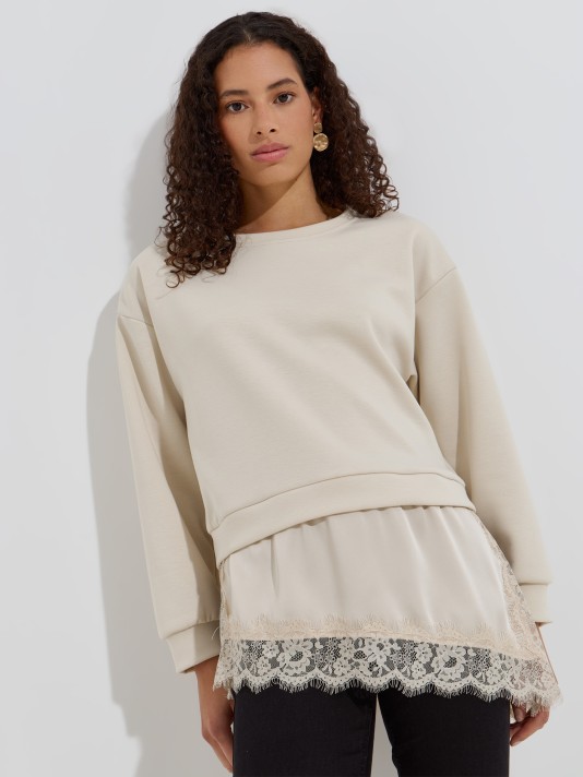 Sweatshirt combinada com renda
