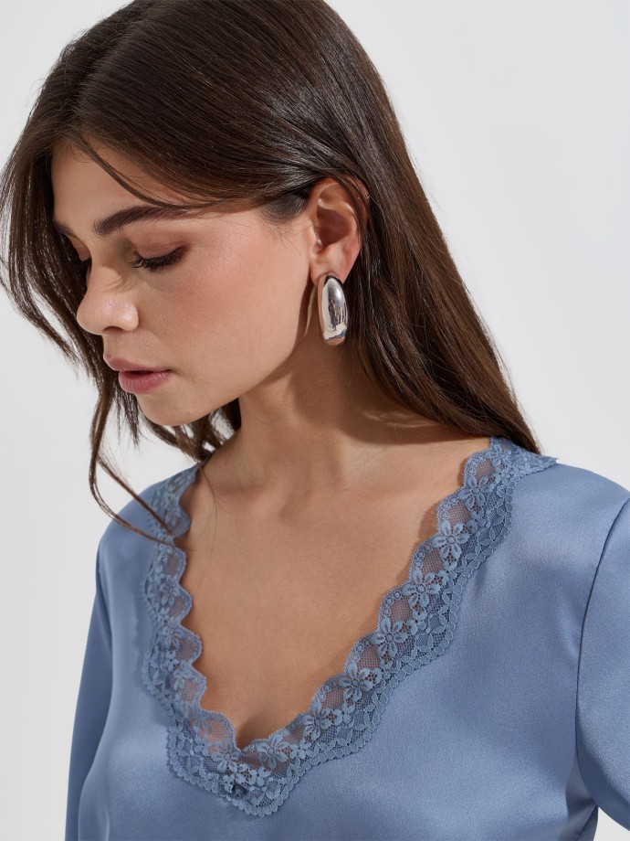 Blusa com renda