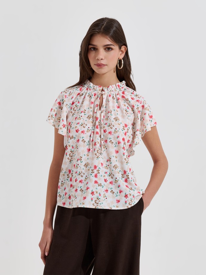 Blusa com estampado de flores